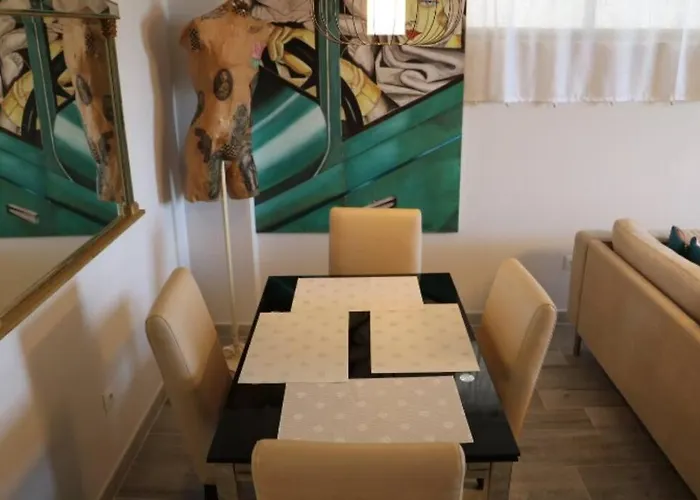 Palm Beach Apartment In La Duquesa